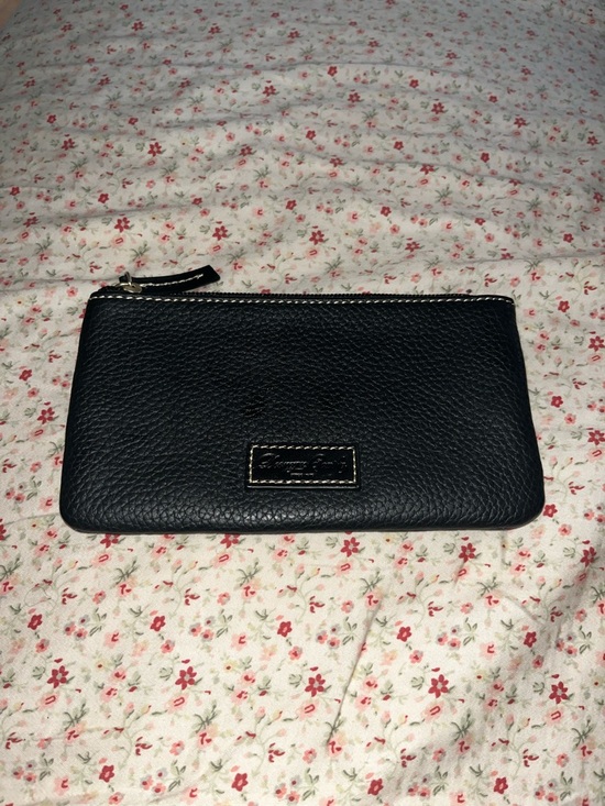 Dooney & Bourke Handbags - Dooney & Bourke Black Pebbled Leather Zip Wallet